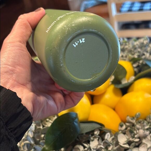 Be KIND PINK to the Planet 🌎 Green Water Bottle with Peace Design ☮️ - Picture 4 of 12